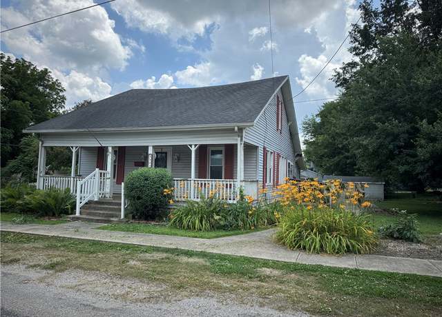 Property at 1524 Adams Ave, Charleston, IL 61920, 3 beds, 1 bath