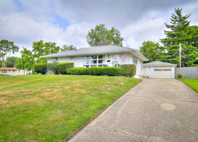 Property at 28 Sandcreek Dr, Decatur, IL 62521, 3 beds, 1 bath
