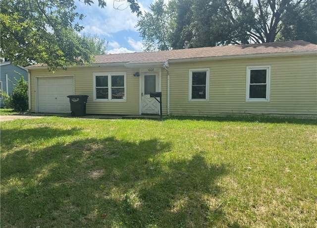 Property at 1008 Holiday Dr, Danville, IL 61832, 3 beds, 1 bath