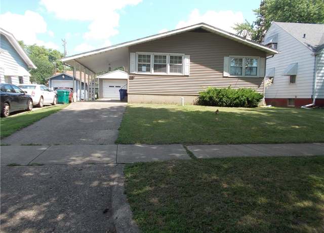 Property at 36 E North Dr, Decatur, IL 62526, 3 beds, 1.5 baths