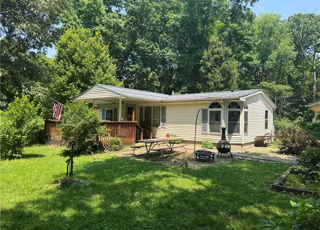 Property at 13835 1735 East Rd, Danville, IL 61834, 3 beds, 2 baths