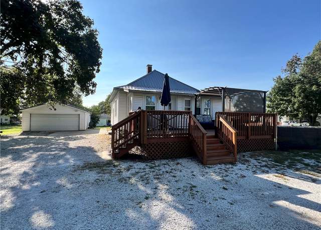 Property at 803 S 3rd Ave, Hoopeston, IL 60942, 4 beds, 1 bath