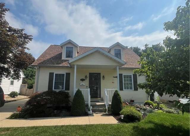 Property at 511 E Kellar Ln, Decatur, IL 62526, 3 beds, 2.5 baths