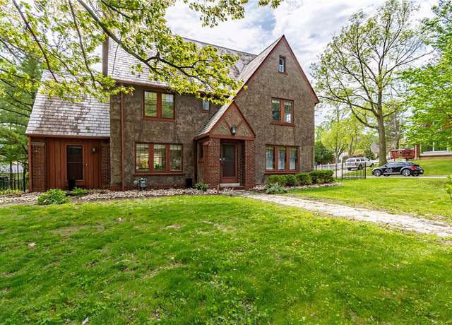 Property at 1679 W Main St, Decatur, IL 62522, 4 beds, 3.5 baths