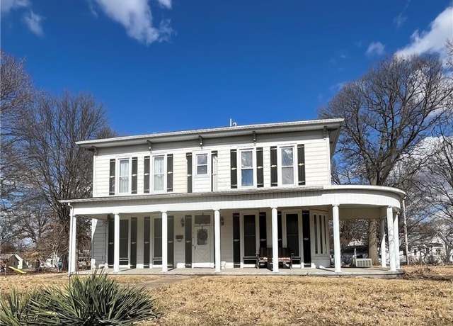 Property at 510 Prairie St, Paris, IL 61944, 4 beds, 2 baths