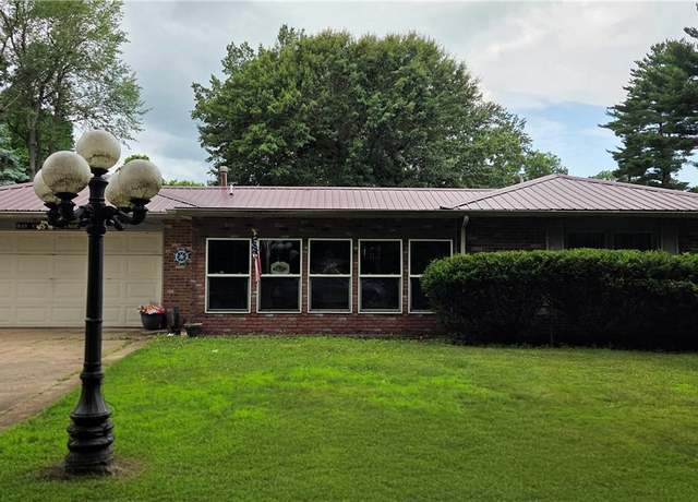 Property at 3254 Vista Dr, Danville, IL 61832, 3 beds, 2 baths