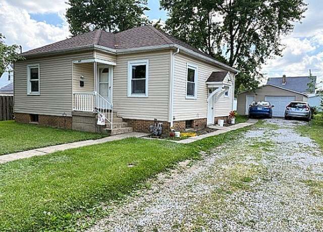 Property at 609 S 2nd St, Effingham, IL 62401, 2 beds, 1 bath