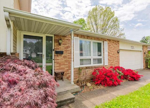 Property at 625 Crestline Dr, Decatur, IL 62526, 3 beds, 2 baths