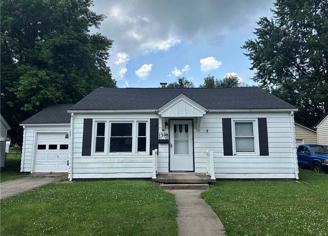Property at 1308 S 6th St, Mattoon, IL 61938, 2 beds, 1 bath