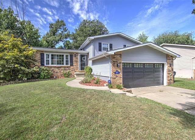Property at 2605 Forrest Green Dr, Decatur, IL 62521, 3 beds, 2.5 baths