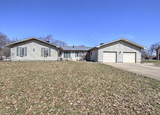 Property at 40 Hickory Point Ct, Forsyth, IL 62535, 4 beds, 3 baths