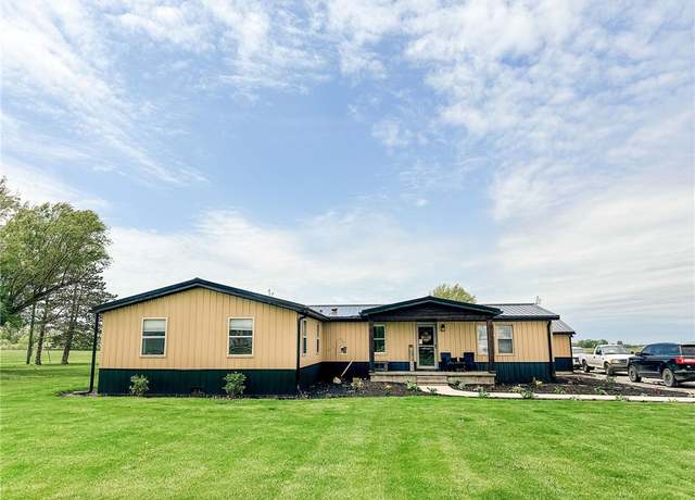 Property at 831 County Road 2480e Rd, Casey, IL 62420, 4 beds, 2 baths