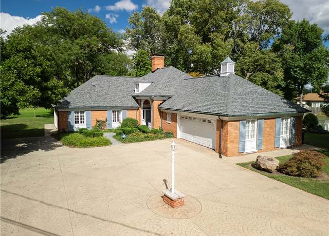 Property at 9 Mckee Pl, Danville, IL 61832, 5 beds, 3 baths