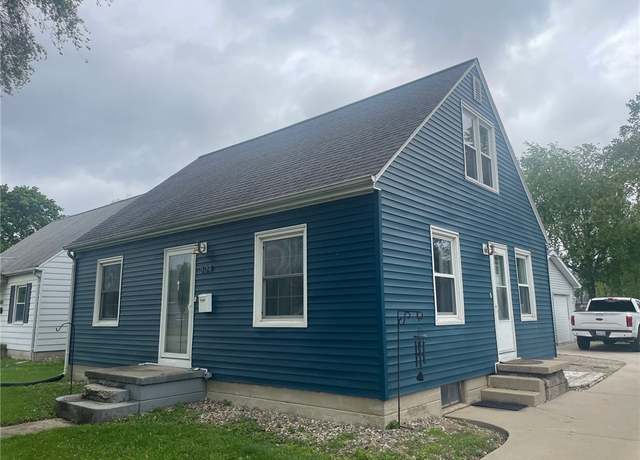 Property at 804 S 33rd St, Mattoon, IL 61938, 3 beds, 1.5 baths