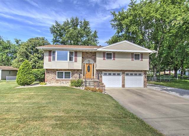 Property at 935 Woodland Dr, Mt Zion, IL 62549, 4 beds, 3 baths
