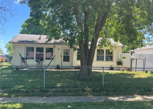 Property at 4136 Camelot Dr, Decatur, IL 62526, 3 beds, 1 bath