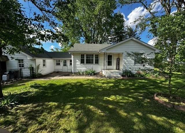 Property at 321 W North St, Blue Mound, IL 62513, 2 beds, 1 bath