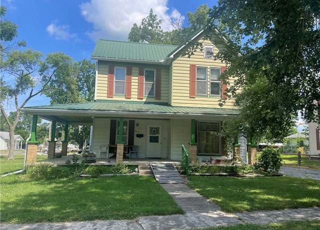Property at 402 Ash St, Marshall, IL 62441, 5 beds, 2 baths