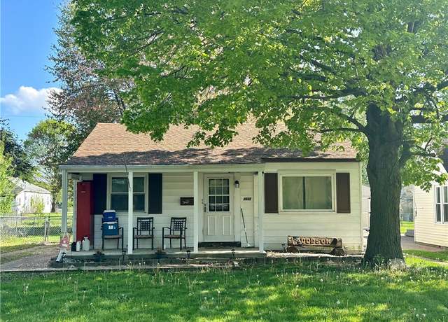 Property at 3335 Moultrie Ave, Mattoon, IL 61938, 2 beds, 1 bath