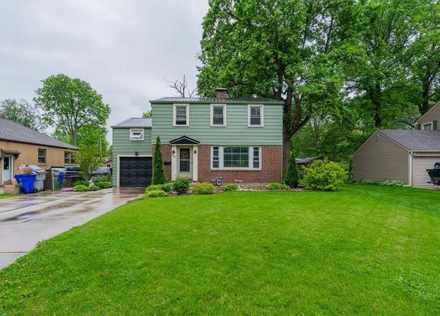 Property at 2255 W Forest Ave, Decatur, IL 62522, 3 beds, 1.5 baths