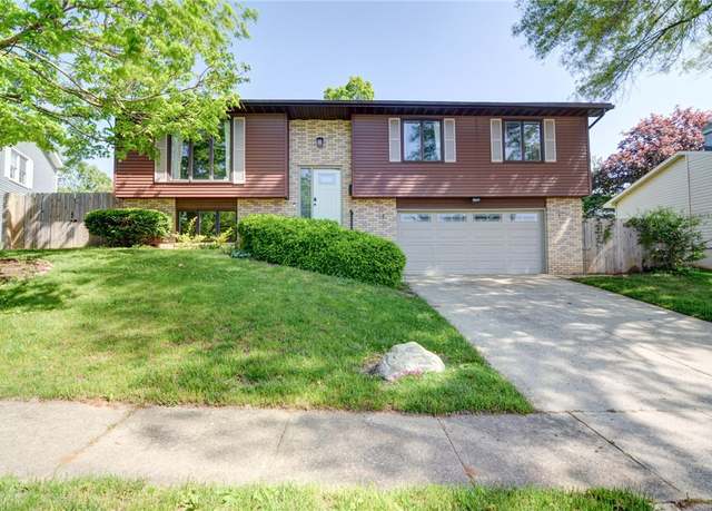 Property at 2150 W Melrose Dr, Decatur, IL 62522, 3 beds, 2.5 baths