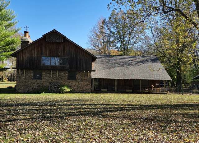 Property at 1622 S Cross St, Robinson, IL 62454, 3 beds, 2 baths