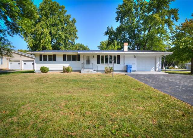 Property at 206 W Andrews St, Macon, IL 62544, 2 beds, 1.5 baths