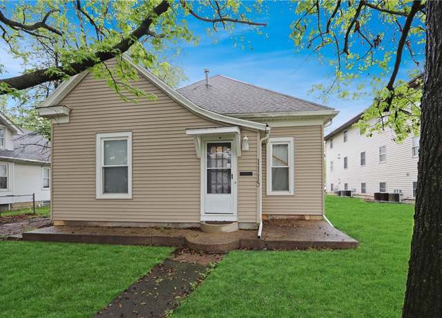 Property at 1115 4th St, Charleston, IL 61920, 3 beds, 1 bath