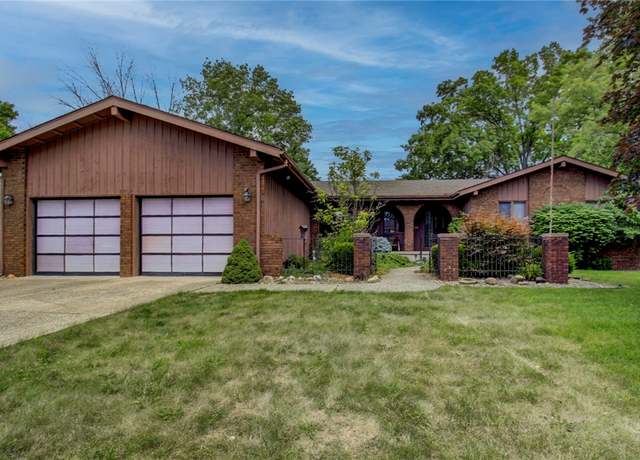 Property at 2404 N Longwood Dr, Decatur, IL 62526, 3 beds, 3 baths