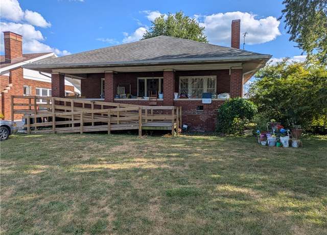 Property at 171 Western Ave, Hume, IL 61932, 3 beds, 1.5 baths