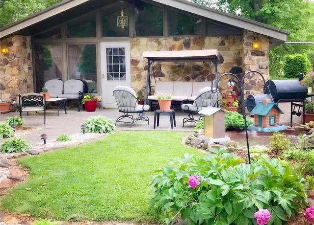 Property at 1242 Tucker Beach Rd, Paris, IL 61944, 2 beds, 1.5 baths