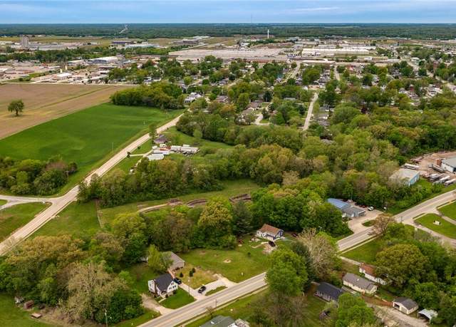 Property at 1305 S Willow St, Effingham, IL 62401