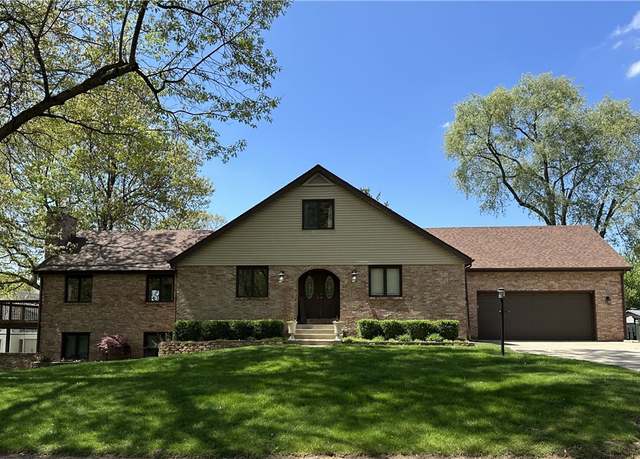 Property at 41 Lakeshore Dr, Danville, IL 61832, 4 beds, 4 baths