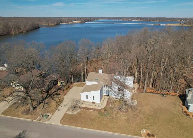Property at 1203 Lakeridge Ct, Danville, IL 61832, 5 beds, 3 baths