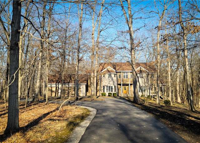 Property at 3260 Woodland Shores Dr, Decatur, IL 62521, 5 beds, 3.5 baths