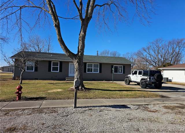 Property at 241 S Main St, Argenta, IL 62501, 3 beds, 1 bath