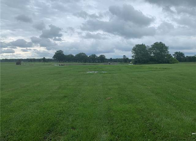 Property at 7 Executive Ests, Mattoon, IL 61938