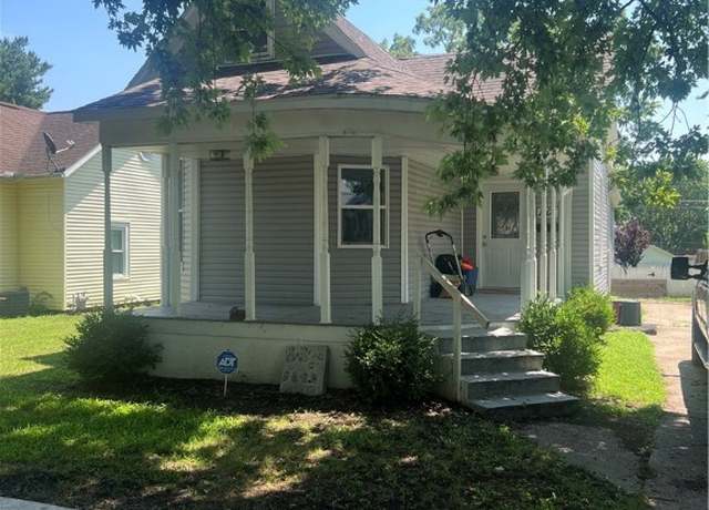 Property at 1005 Edgar Ave, Mattoon, IL 61938, 3 beds, 2 baths