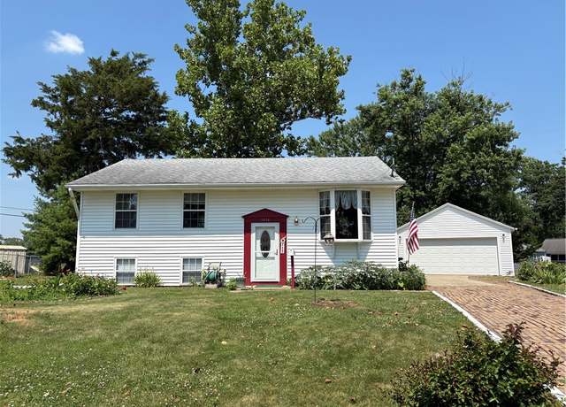 Property at 1814 S Richmond Ct, Decatur, IL 62521, 4 beds, 2 baths