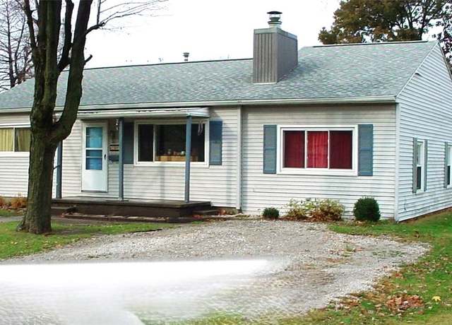 Property at 700 E Gordon Ave, Effingham, IL 62401, 4 beds, 2 baths