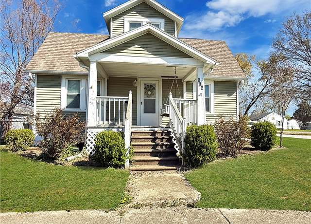 Property at 606 E Monroe Ave, Casey, IL 62420, 3 beds, 1 bath