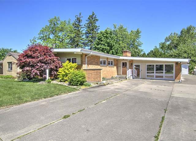 Property at 226 E Maryland Heights Rd, Decatur, IL 62526, 3 beds, 3 baths