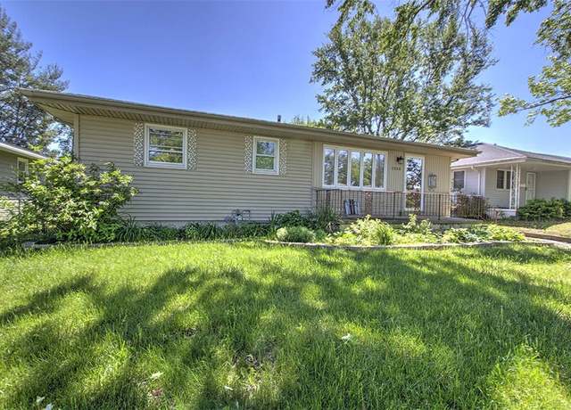 Property at 2068 Ramsey Dr, Decatur, IL 62526, 3 beds, 1 bath