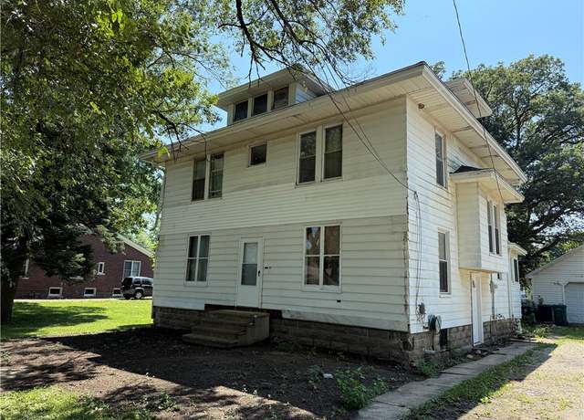 Property at 309 N Monroe St, Cerro Gordo, IL 61818, 4 beds, 1.5 baths