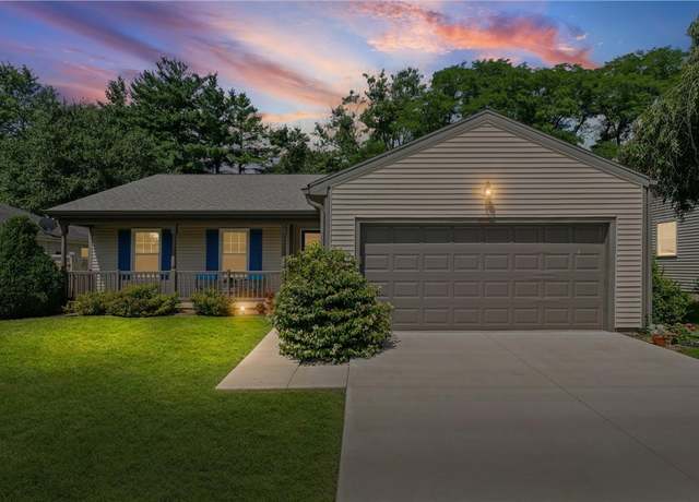 Property at 2506 Woodlawn Dr, Charleston, IL 61920, 3 beds, 2 baths