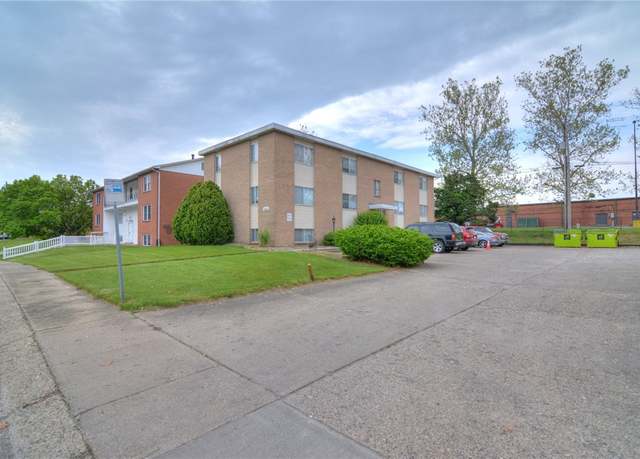 Property at 253 E Christine Dr, Decatur, IL 62526