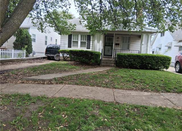 Property at 2112 E Clay St, Decatur, IL 62521, 3 beds, 1 bath