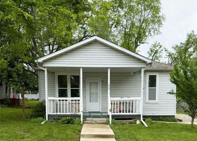Property at 709 10th St, Charleston, IL 61920, 2 beds, 2 baths