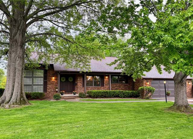 Property at 2236 Seneca Dr, Charleston, IL 61920, 4 beds, 3 baths
