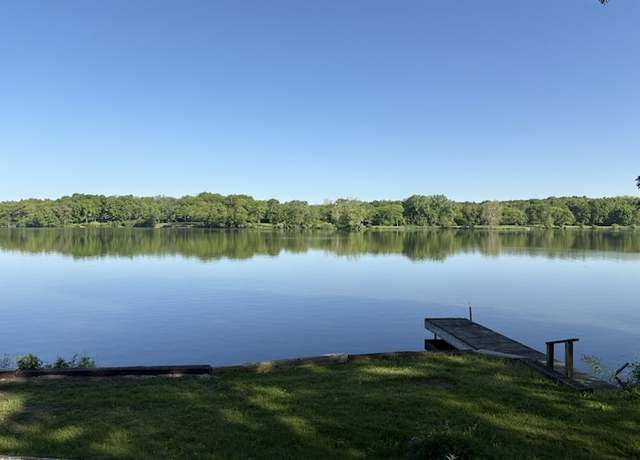 Property at 2953 E Lake Paradise Rd, Mattoon, IL 61938, 1 bed, 1 bath
